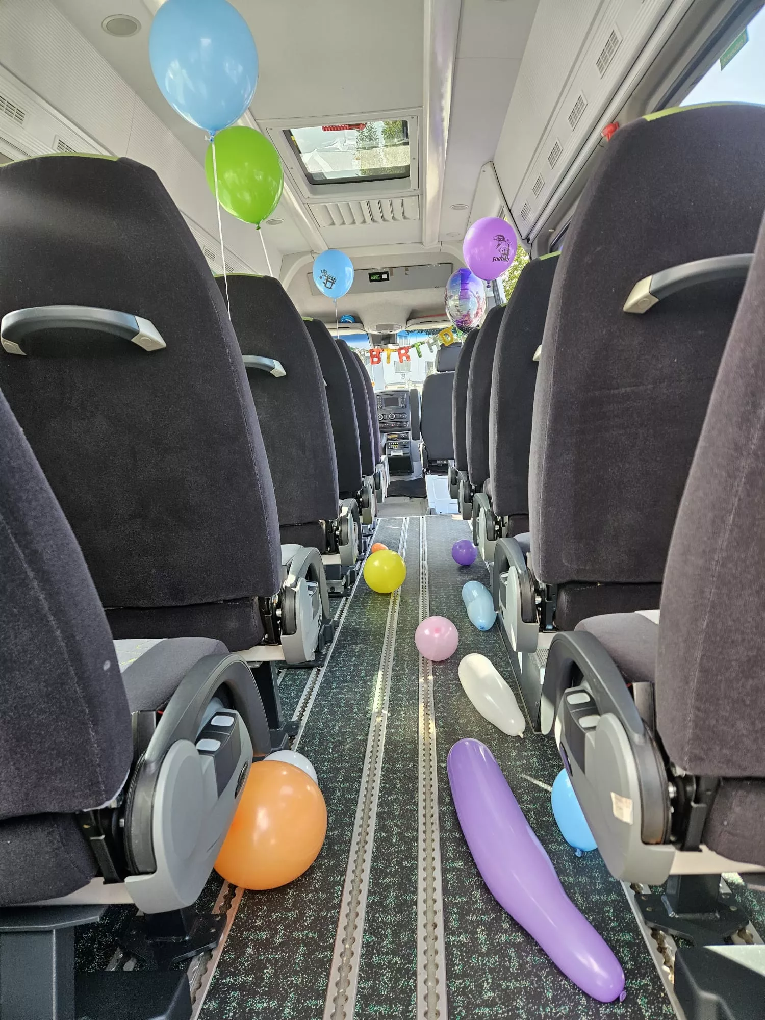 Partybus, E3 Taxi, Dornbirn, Feiern, Kindergeburtstag, Barhüpfen, Polterabend